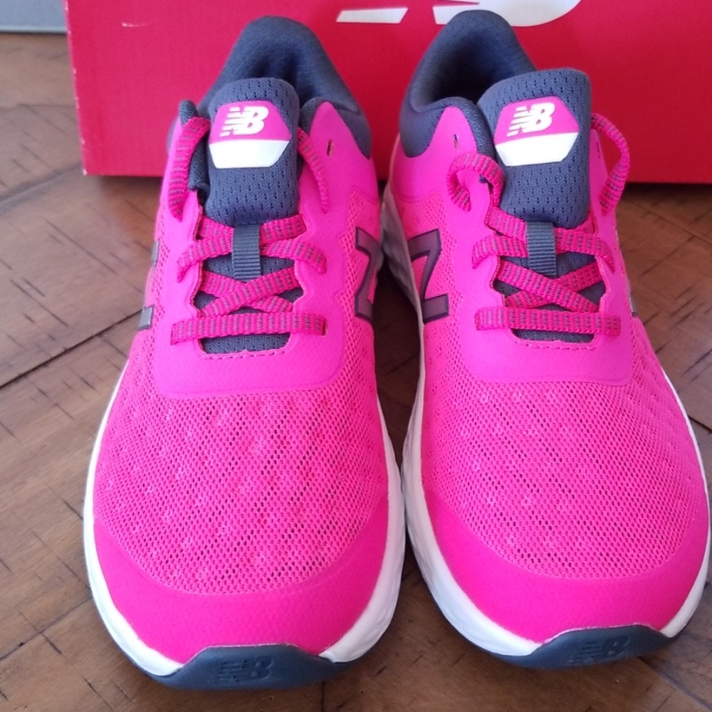🆕️ New Balance shoes - Picture 2 of 6